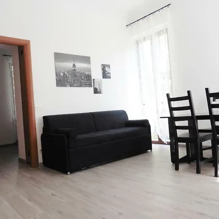 Apartment La Casa Di Bloom 2 *